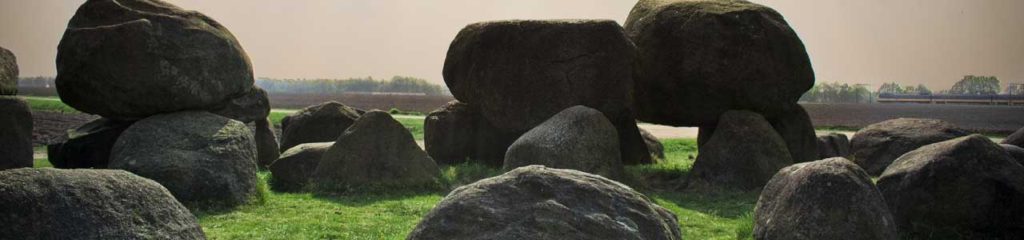 Imagens de pedras, simbolizando as rochas que deram origem ao sobrenome rocha