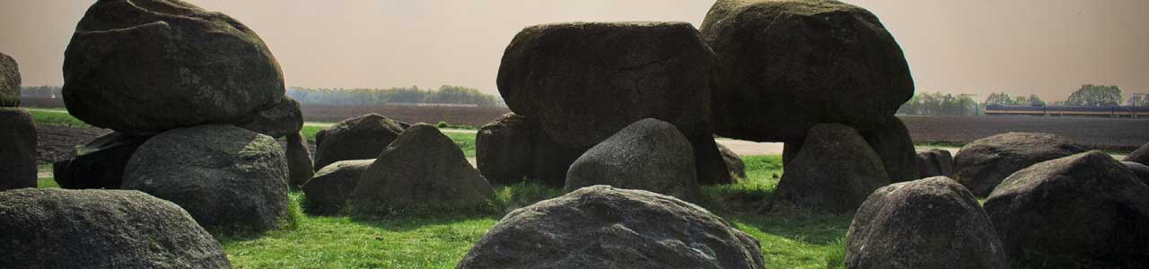 Imagens de pedras, simbolizando as rochas que deram origem ao sobrenome rocha