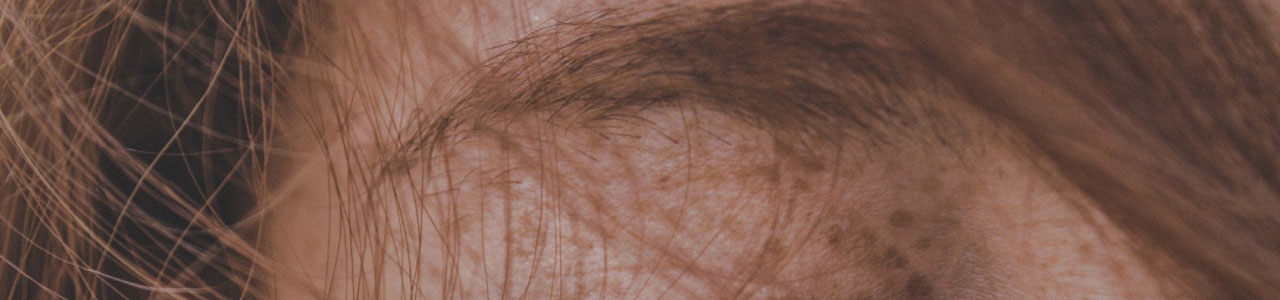 sombrancelha e alguns fios de cabelo de uma pessoa ruiva. Essa característica deu origem ao sobrenome Rossi