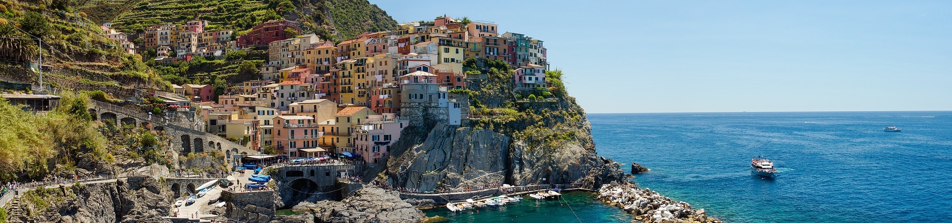 Foto da comuna italiana de Vernazza, em Cinque Terre, na Ligúria.