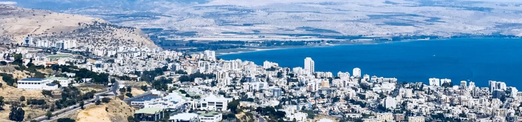 Cidade de Tiberíades, em Israel, na Costa do Mar da Galileia