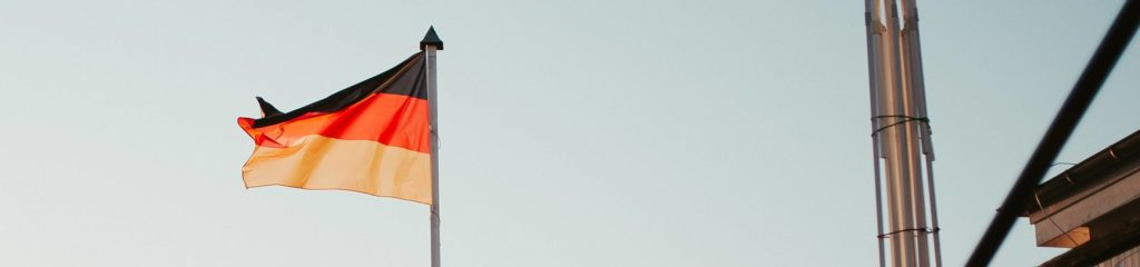 Bandeira alemã na cidade de Heringsdorf, na ilha de Usedom.