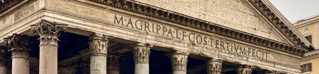 Fachada do Panteão em Roma, capital da Itália