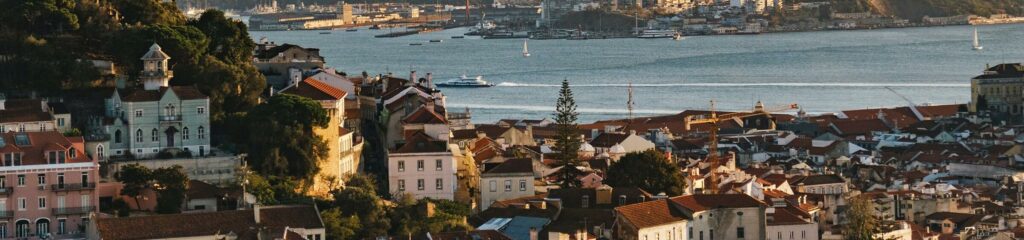 Vista do Mirador Nossa Senhora do Monte, em Lisboa, Portugal