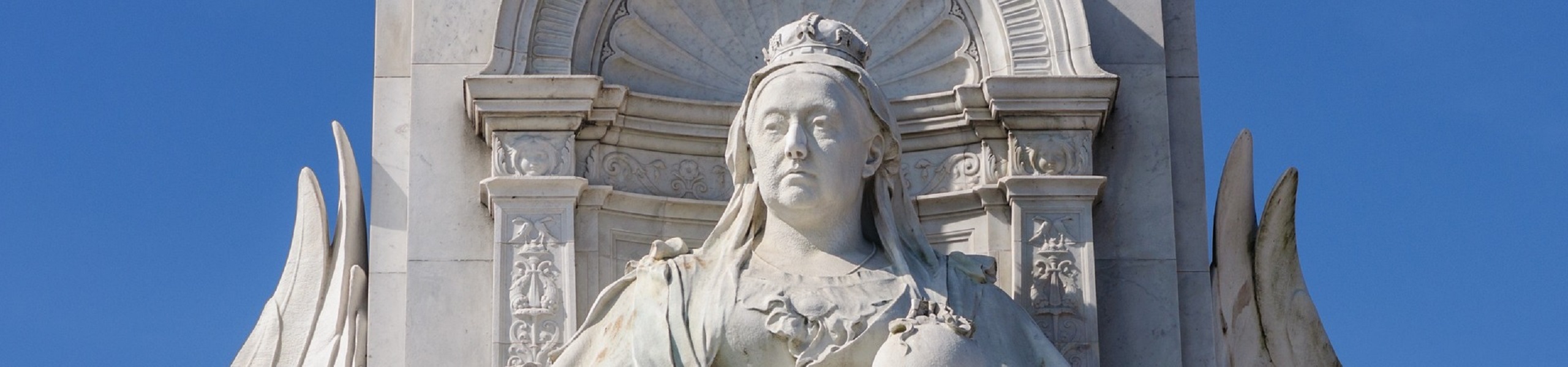 Estátua no Memorial à Rainha Victoria, em Londres