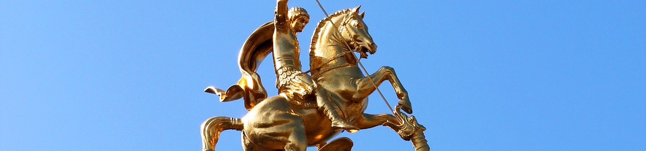 Monumento da Liberdade, conhecido como Estátua de São Jorge, em Tbilisi, Geórgia